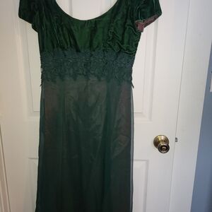 1990's Vintage Elegant Green Velvet Dress